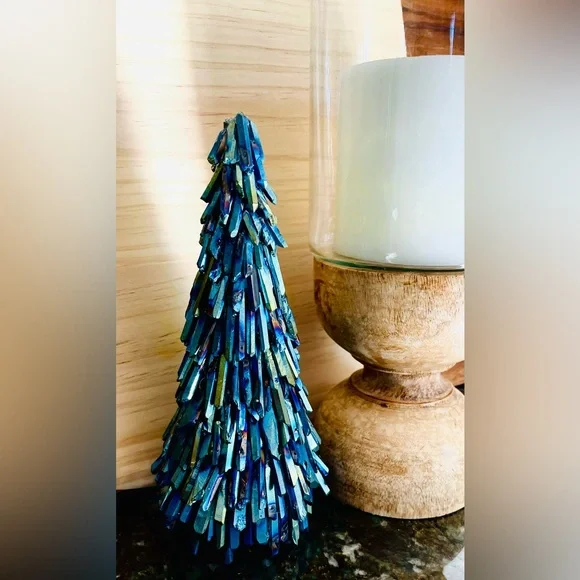Titanium quartz holiday tree decor - Picture 3 of 10